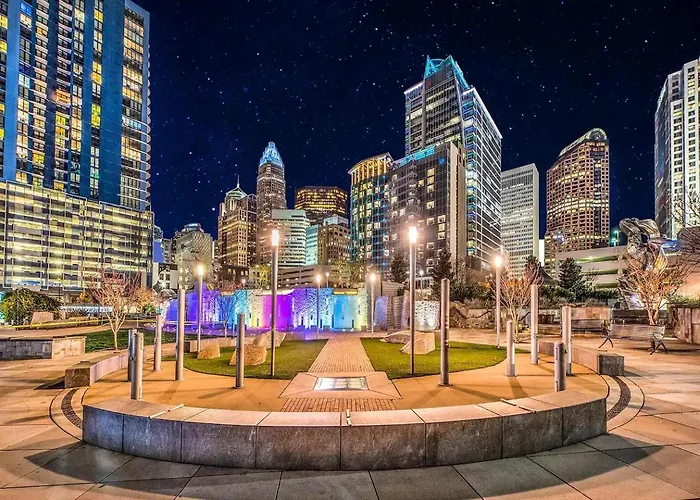 Spacious 2 Bedroom 2 Bathroom Apartment With Balcony In Uptown Charlotte! City Views & Free Parking!