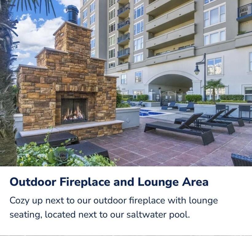 Apartment Spacious 2 Bedroom 2 Bathroom With Balcony In Uptown Charlotte! Views & Free Parking! *