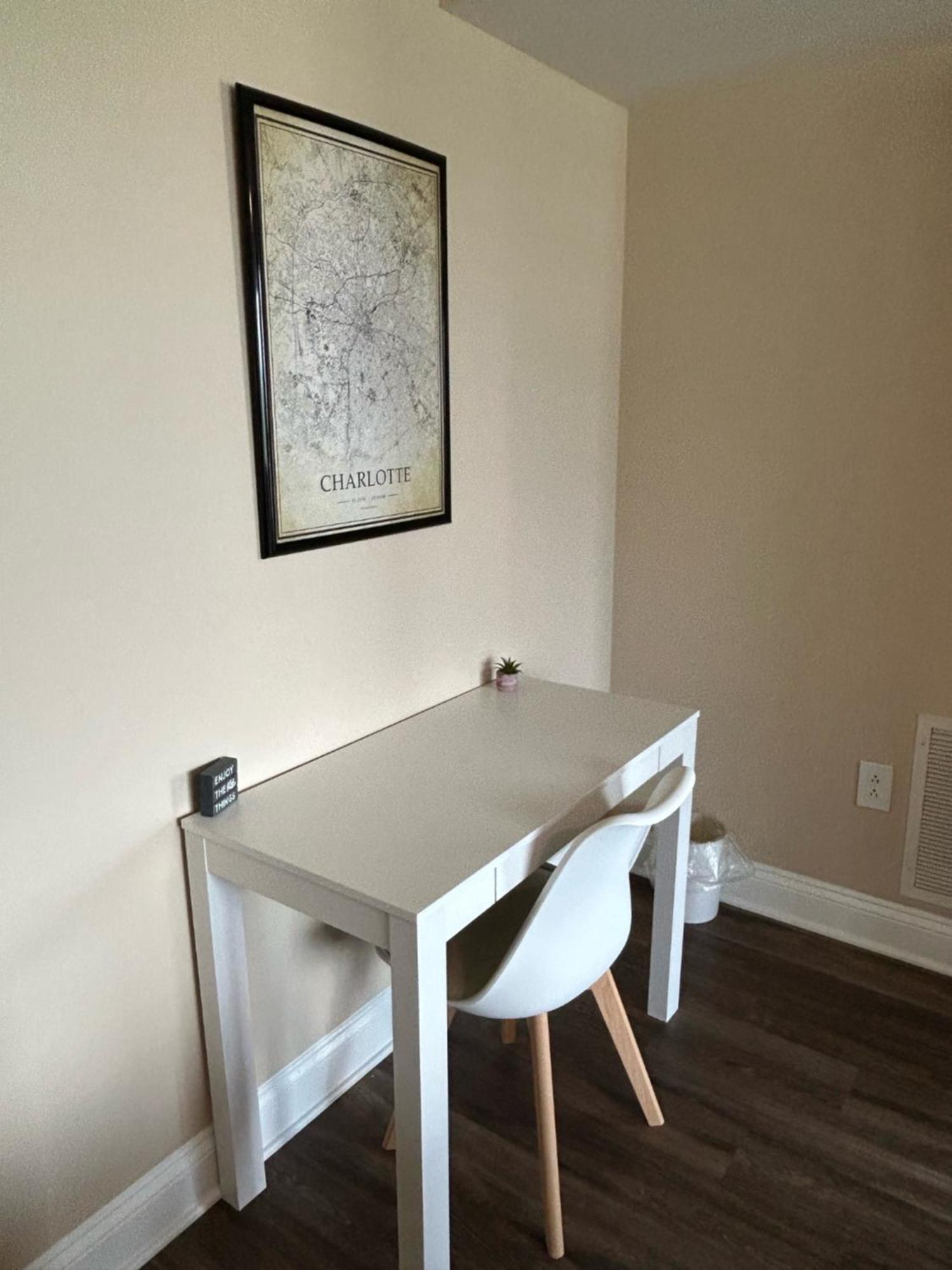 Spacious 2 Bedroom 2 Bathroom With Balcony In Uptown Charlotte! Views & Free Parking! Apartment Charlotte